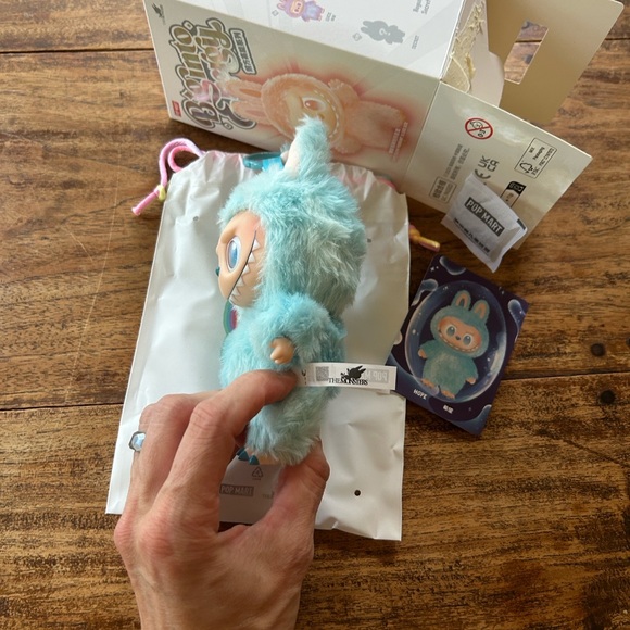 Blue Labubu - Big Into Energy (Hope)
100% Authentic - Picture 2 of 15